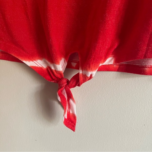 Como Vintage. Medium. Red and White Top - Picture 3 of 5